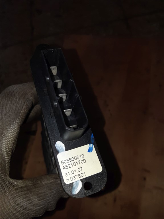Citroen C4 Picasso Elektromos Előfűtő Radiátor 605500510 2. kép