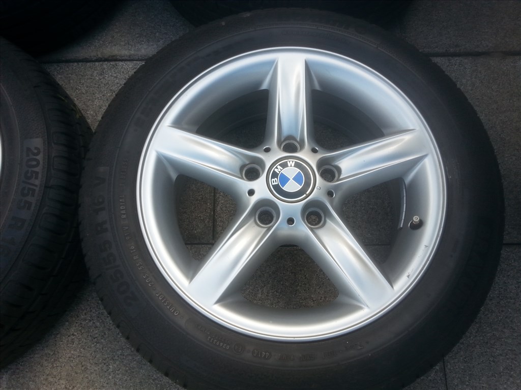  5x120 gyári BMW újszerű alufelni, rajta 205/55R16 Barum újszerű nyári gumi  2. kép