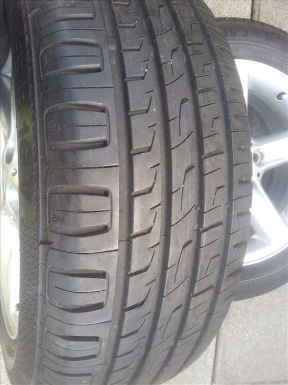  5x120 gyári BMW újszerű alufelni, rajta 205/55R16 Barum újszerű nyári gumi  7. kép