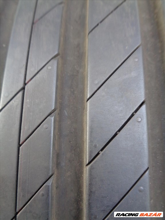 Bridgestone 215/50R18 nyári gumi nagyon keveset futott újszerűen eladó.  4. kép