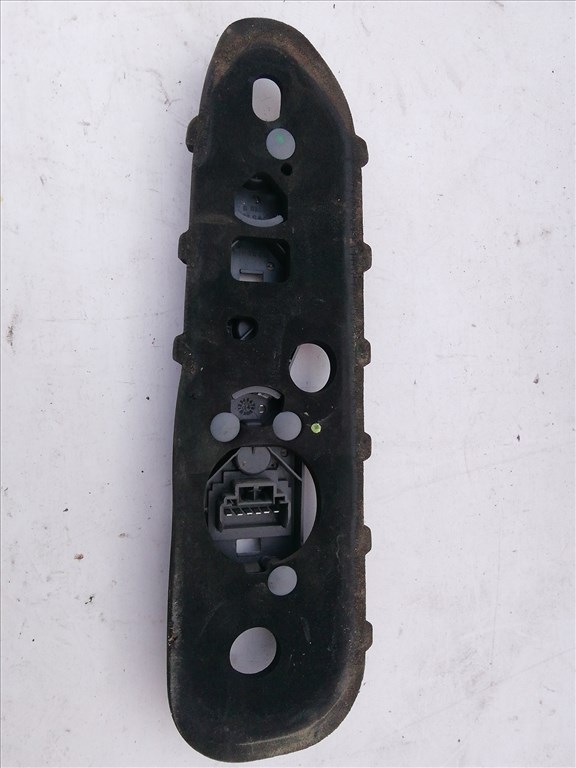 193884 Fiat Idea 2003-2012 jobb hátsó Izzó foglalat 46829508 1. kép