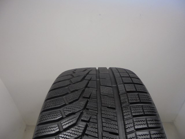 Hankook W320 Winter Icept Evo2 245/45 R18  1. kép