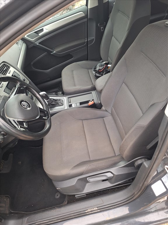 Volkswagen Golf VII CLH 1.6 CR LI7F bontott alkatrészei 5. kép