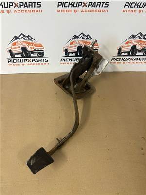 Kuplung pedál Mitsubishi L200