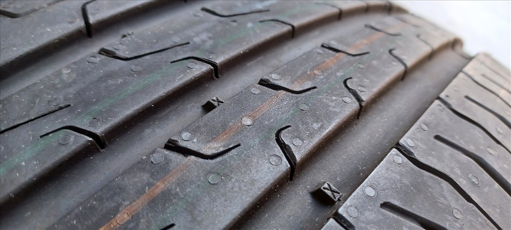  Új/demó Continental Ecocontact6 235/50 R19 nyári gumik 120e./4db 2. kép