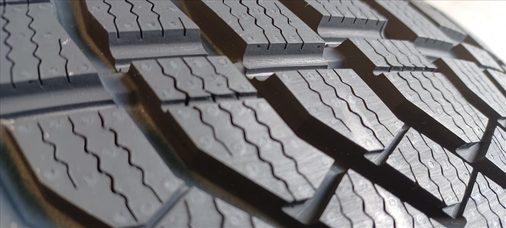 Új Falken Eurowinter HS02 Pro 225/45 R18 téli gumik 155e./4db 2. kép