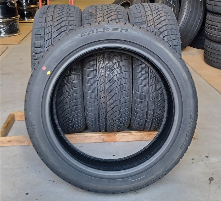 Új Falken Eurowinter HS02 Pro 225/45 R18 téli gumik 155e./4db 3. kép