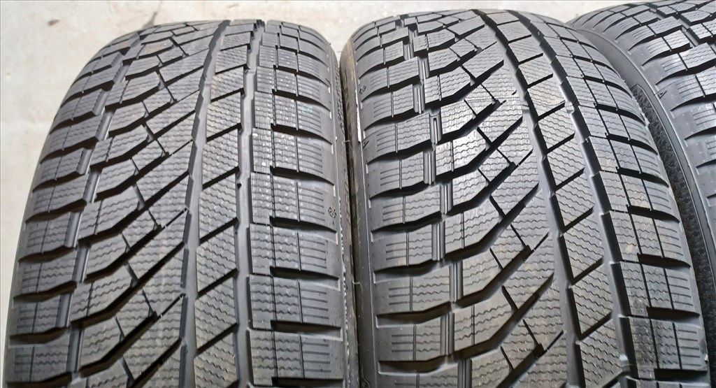 Új Falken Eurowinter HS02 Pro 225/45 R18 téli gumik 155e./4db 5. kép
