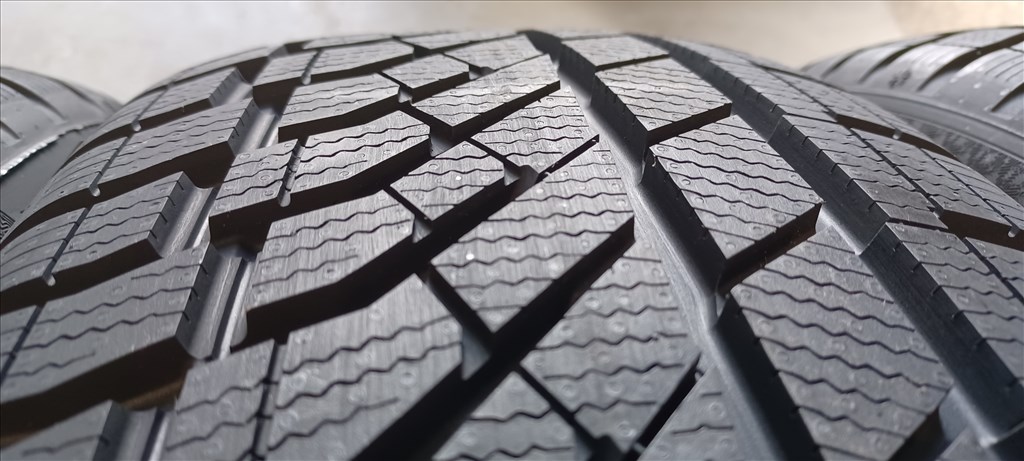 Új Falken Eurowinter HS02 Pro 225/45 R18 téli gumik 155e./4db 6. kép