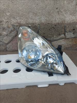 Toyota Corolla Verso (AR10) Jobb fényszóró 1542 stanley3142