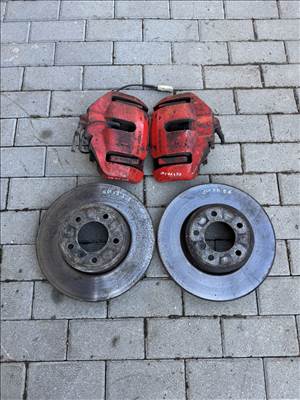 BMW 5-ös sorozat E60/E61 Bmw e60 e61 530XD első nagyfék szett