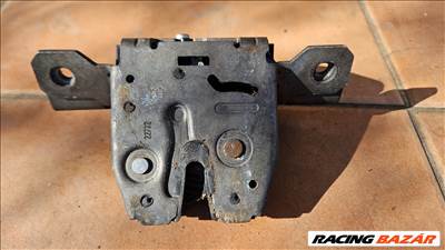Opel Astra J GTC Csomagtérajtó zár 13587646