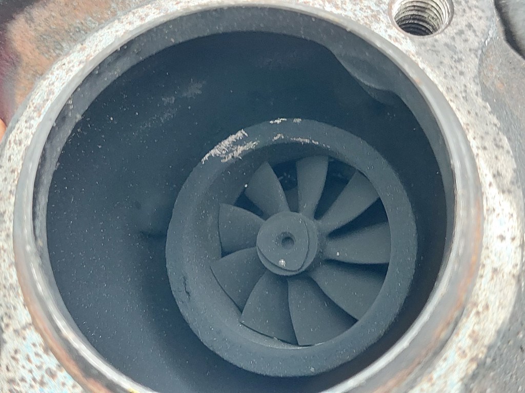 BMW E46 320d 150le EURO3 GT1749V vákumos turbó turbo turbófeltöltõ - hibás 4. kép