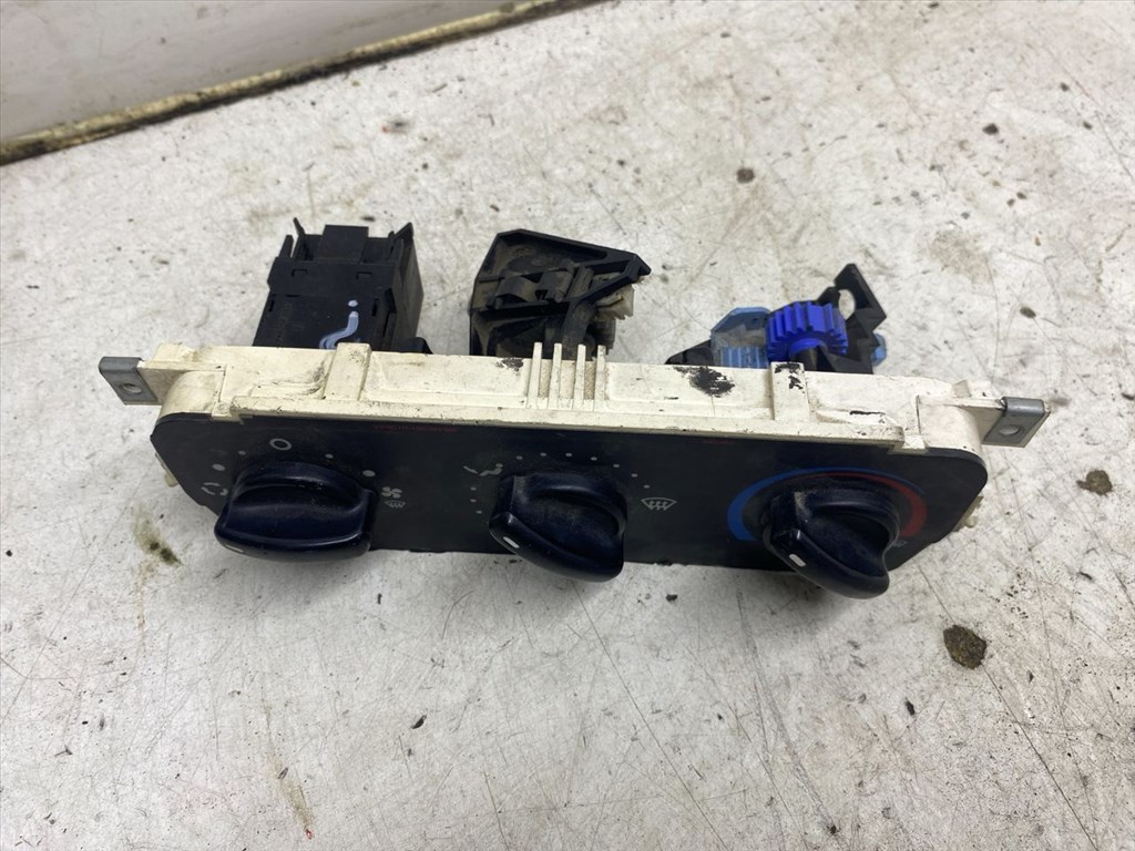 FORD TRANSIT (FM_ _/ FN_ _) 2.4 DI (F_A_/ F_B_/ F_C_/ F_D_) Fűtéskapcsoló (Nem klímás) #35844# 18549BBA 1. kép