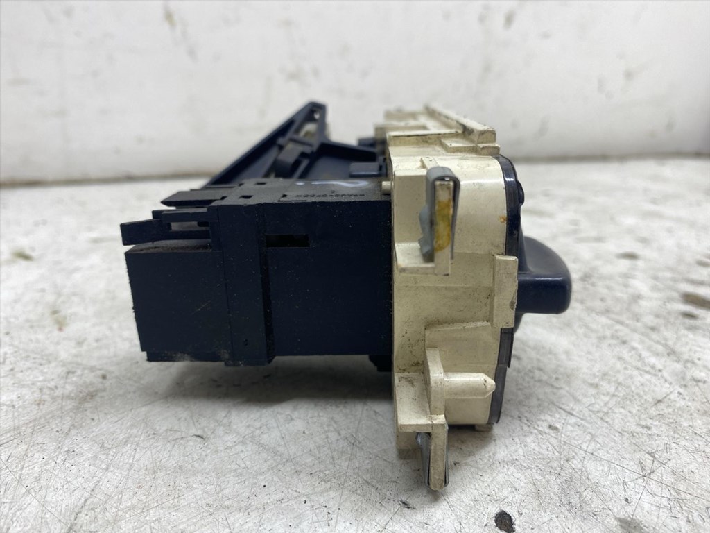 FORD TRANSIT (FM_ _/ FN_ _) 2.4 DI (F_A_/ F_B_/ F_C_/ F_D_) Fűtéskapcsoló (Nem klímás) #35844# 18549BBA 4. kép