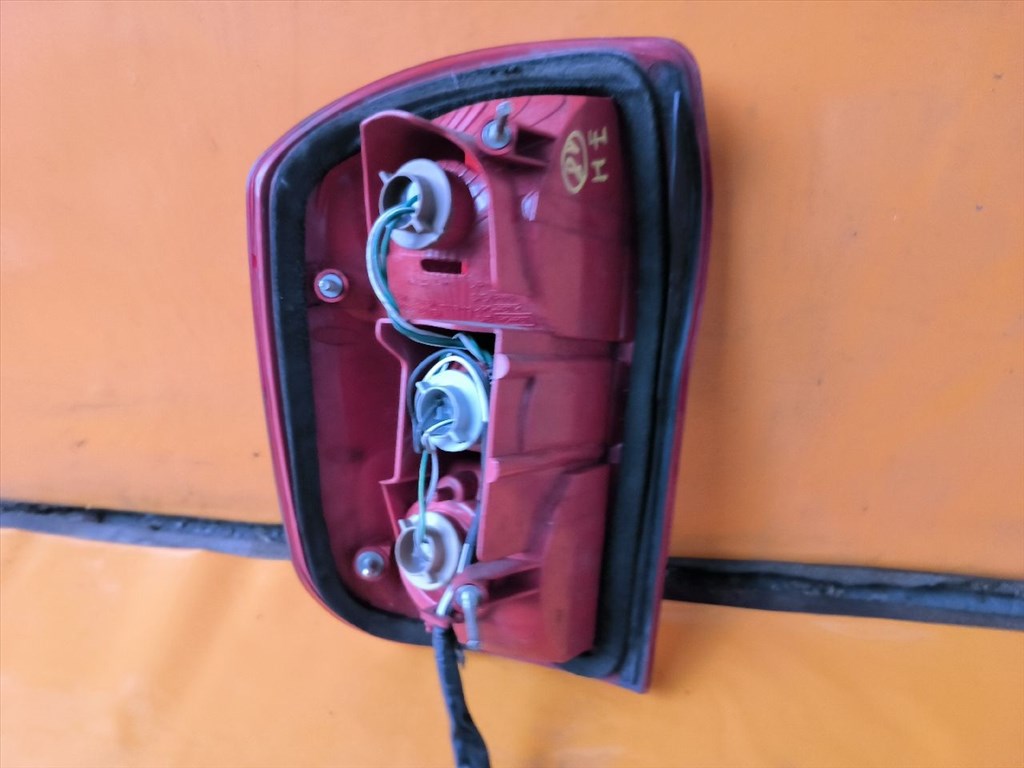 Toyota RAV4 (XA20) Jobb Hátsó Lámpa 3. kép