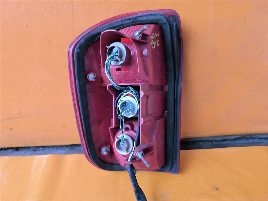 Toyota RAV4 (XA20) Jobb Hátsó Lámpa 5. kép