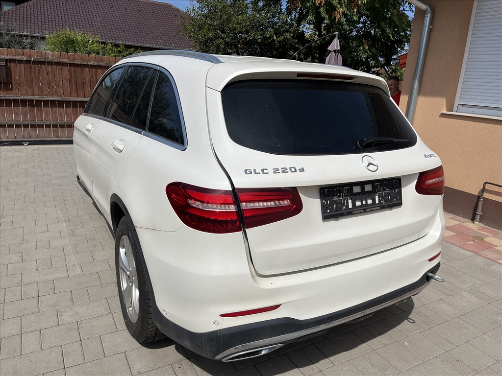 Mercedes GLC-osztály (X253) bontott alkatrészei 3. kép