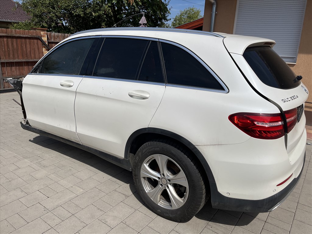 Mercedes GLC-osztály (X253) bontott alkatrészei 4. kép