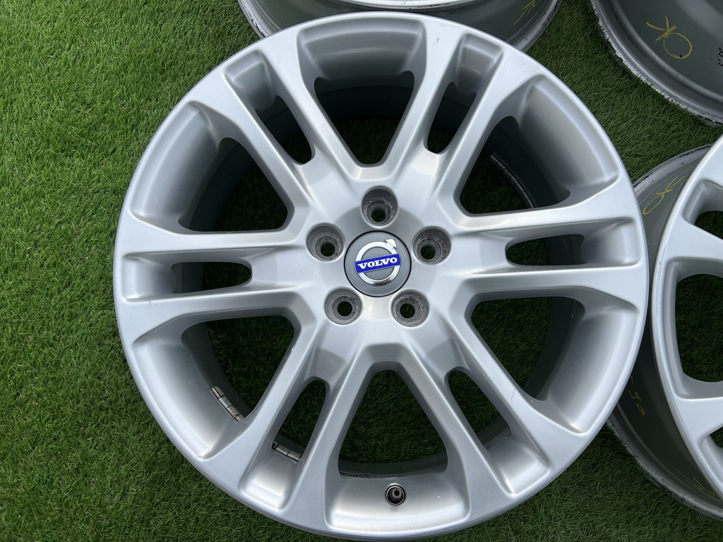 5x108 18" Volvo gyári alufelni 7,5Jx18h2 ET55 2. kép