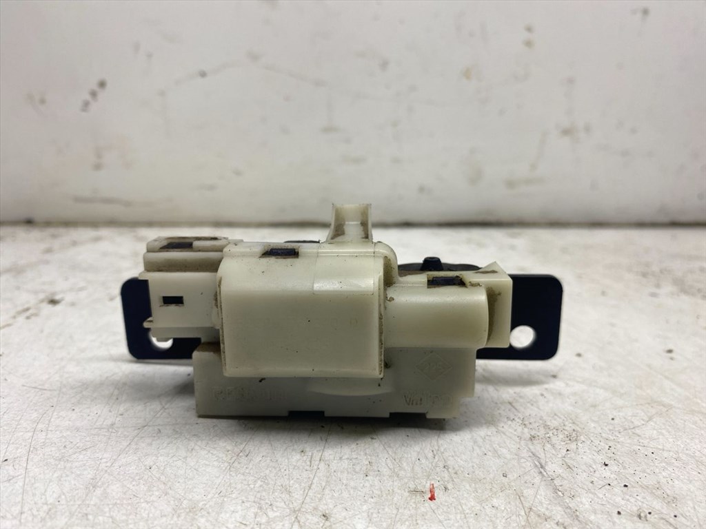 RENAULT MEGANE II (BM0/1_/ CM0/1_) 1.4 16V (BM0B/ CM0B) Csomagtérajtó Zárszerkezet #35015# 8200076240D 3. kép