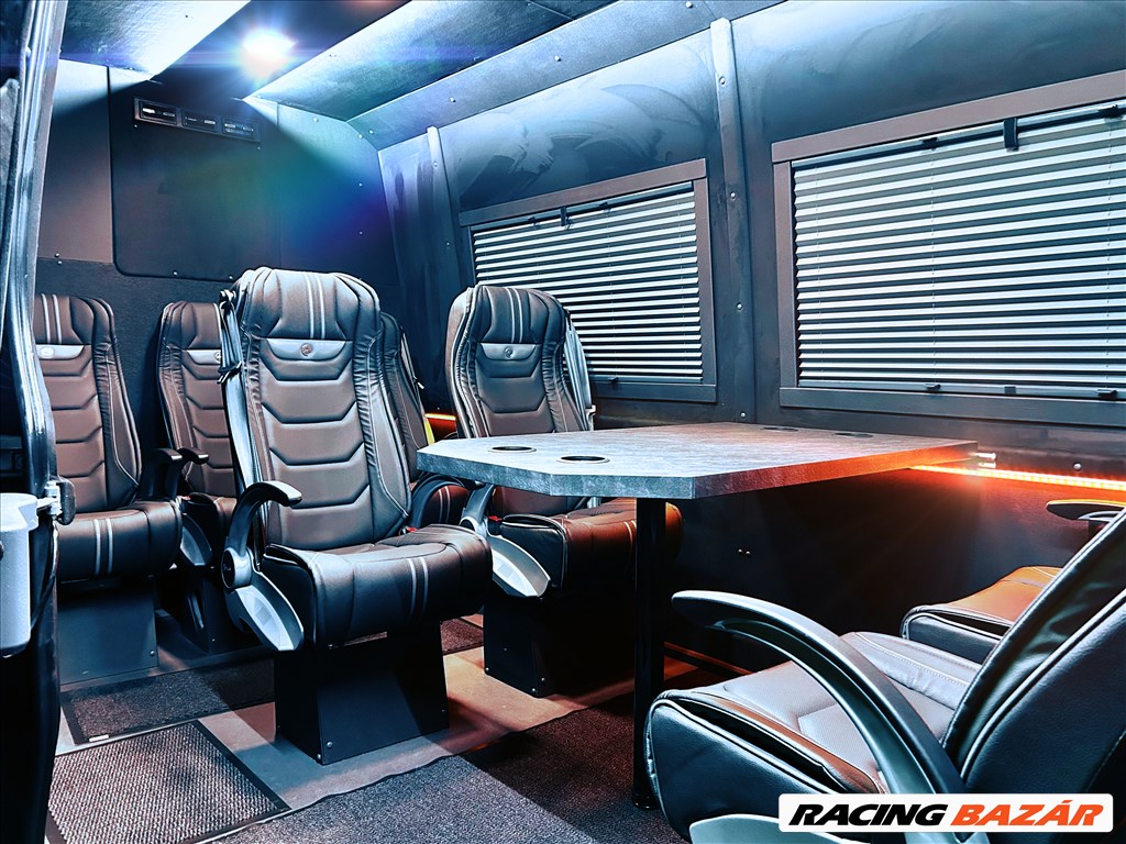 KISBUSZ BÉRLÉS ÉS REPTÉRI TRANSZFER SZIGETSZENTMIKLÓSON 1. kép