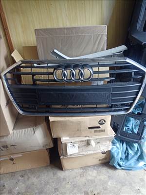 Audi A6 (C8 - 4K) díszrács  4k0853651a