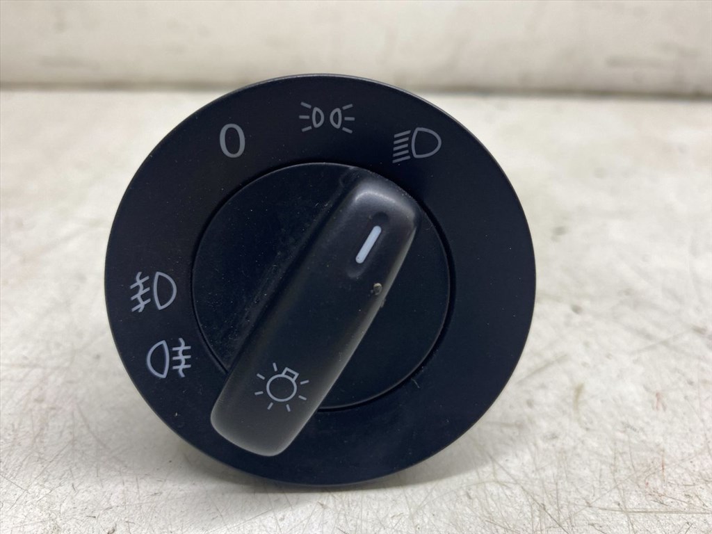 VW GOLF V Variant (1K5) 1.9 TDI Világítás Kapcsoló #37800# 1K0941431Q 1. kép