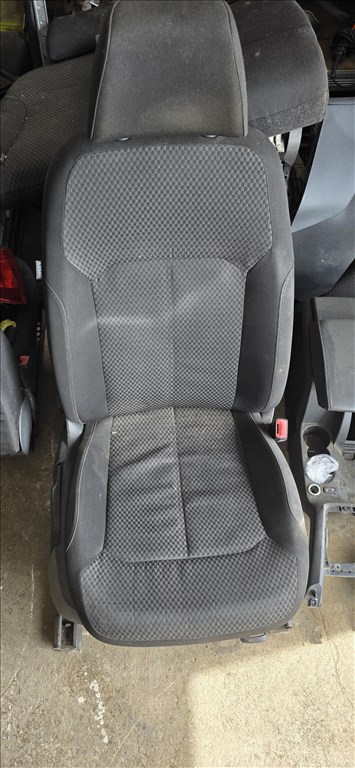 Volkswagen Passat B7 2.0cr CFG 4MOTION bontott alkatrészei 6. kép