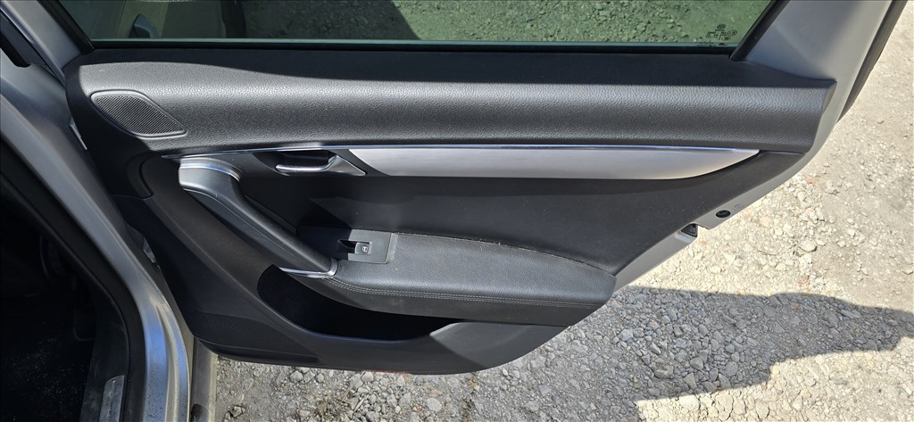 Volkswagen Passat B7 2.0cr CFG 4MOTION bontott alkatrészei 8. kép