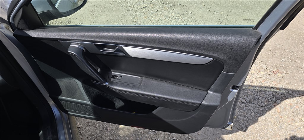 Volkswagen Passat B7 2.0cr CFG 4MOTION bontott alkatrészei 9. kép