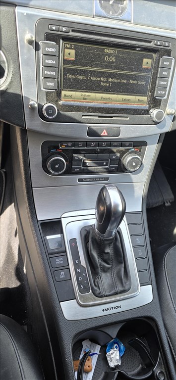 Volkswagen Passat B7 2.0cr CFG 4MOTION bontott alkatrészei 17. kép