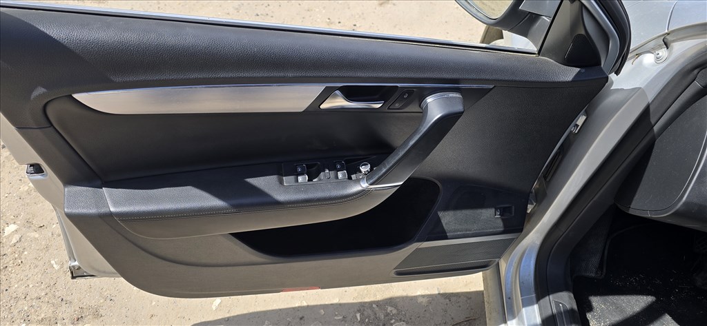 Volkswagen Passat B7 2.0cr CFG 4MOTION bontott alkatrészei 21. kép