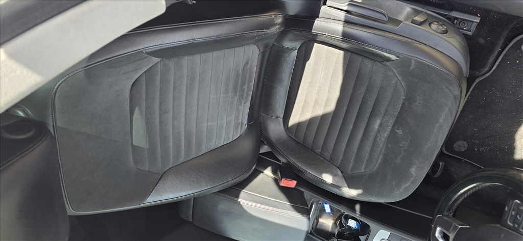 Volkswagen Passat B7 2.0cr CFG 4MOTION bontott alkatrészei 22. kép