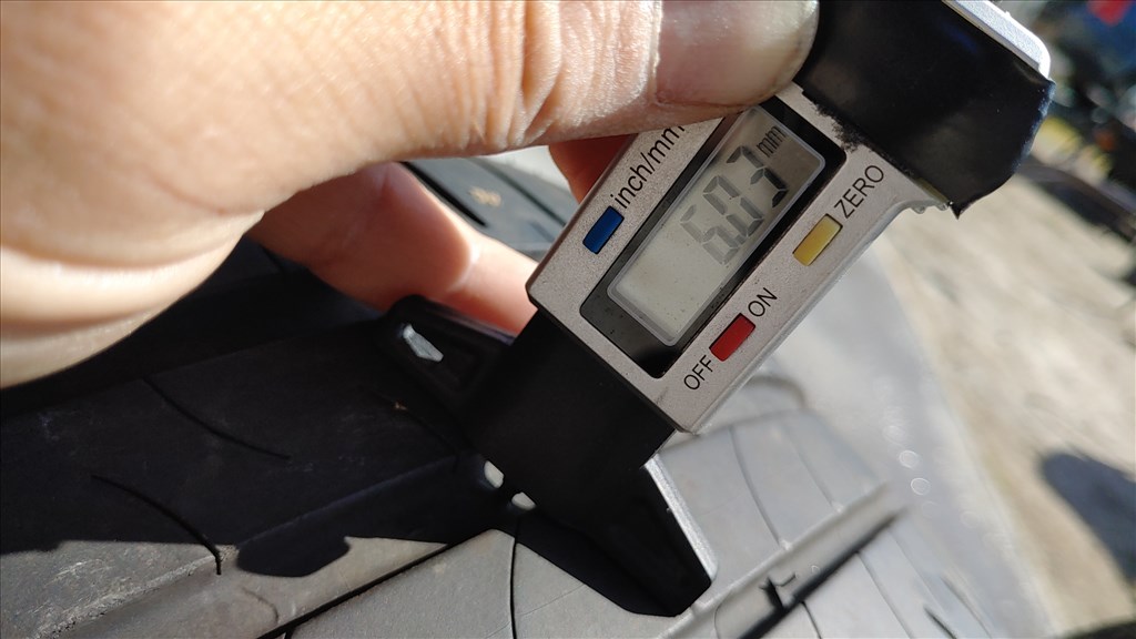  5x108 lyukosztású 16" újszerű lemezfelni, rajta 205/55 újszerű Michelin nyári gumi 7. kép