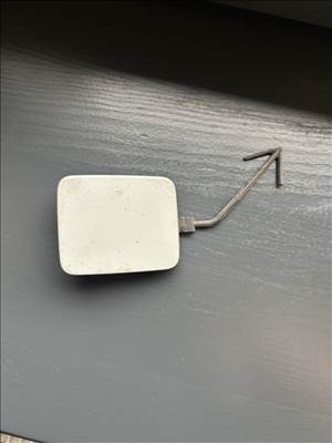 Seat León II LS9R szín első vonószem takaró 1p0807241c