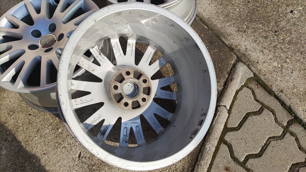 Audi gyári alufelni, 5x112, 57.1, 7.5x17, et45 3. kép