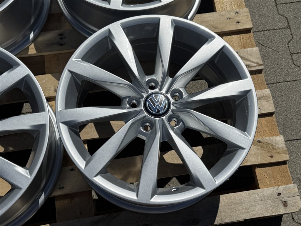 R17 5x112 Original Volkswagen Golf  T-Roc Touran Passat  7J ET49 OE  5G0601025BE 2. kép