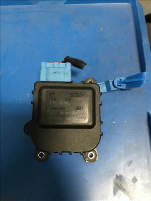 Audi A4 (B5 - 8D) / fűtés állító motor 8d1820511b