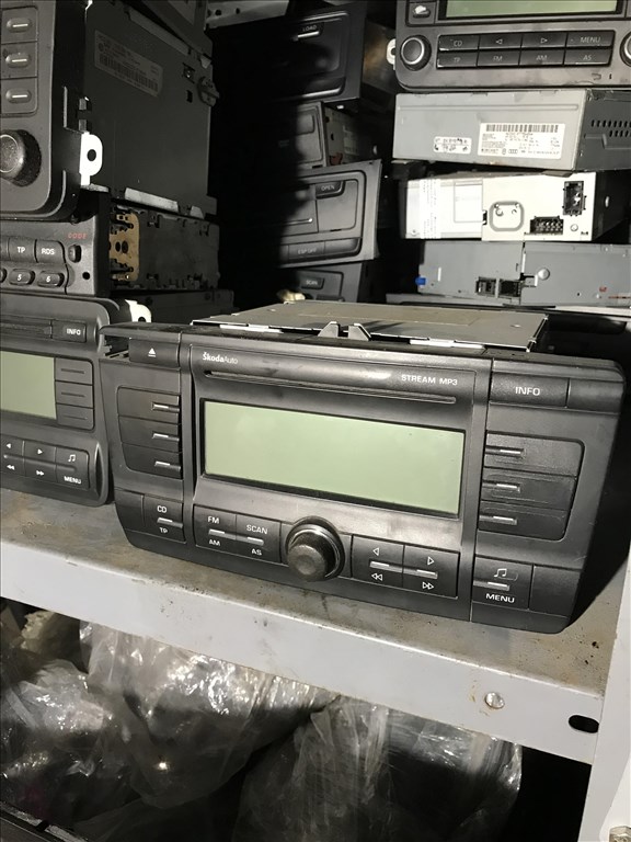 Skoda Octavia II fejegység  1z0035161c 1. kép