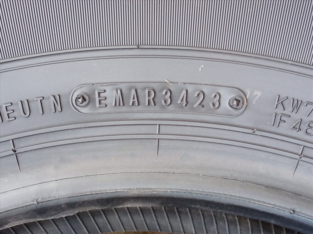  195/8015" új Dunlop négyévszakos gumi gumi 5. kép