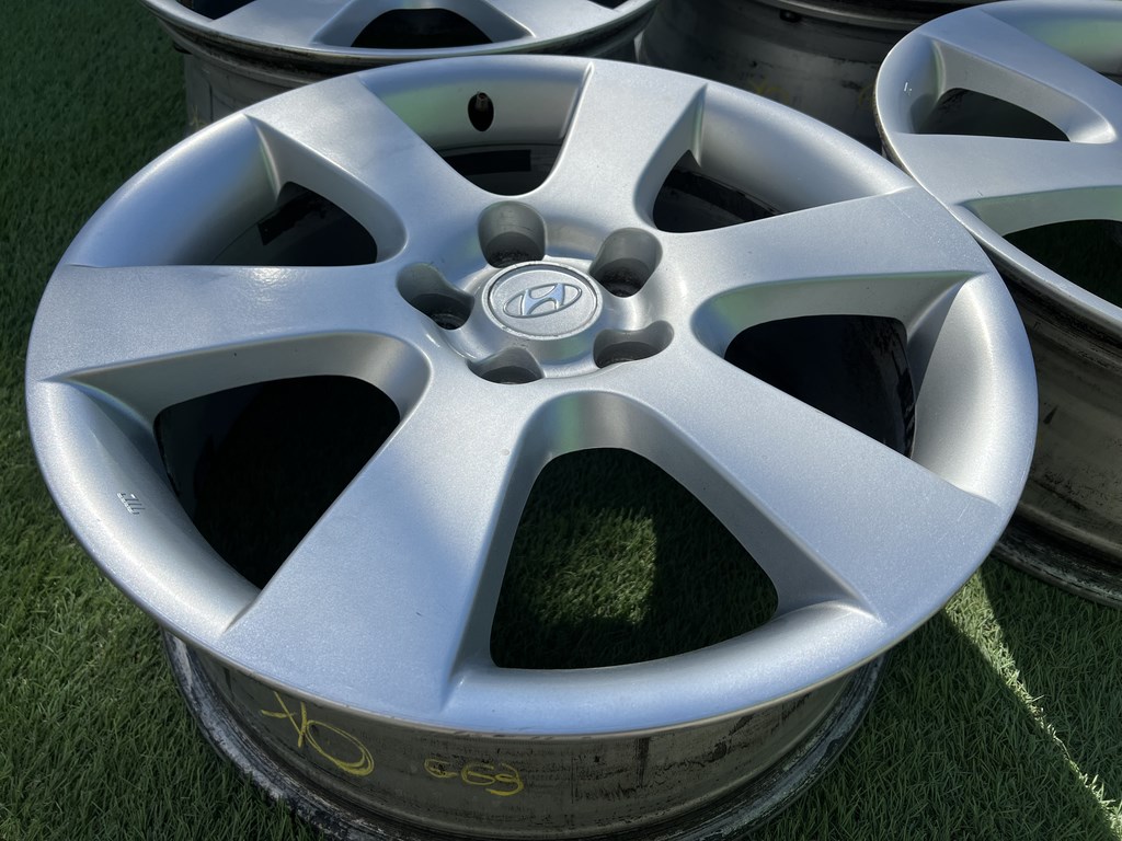 5x114.3 18" Hyundai gyári alufelni 7Jx18h2 ET41 6. kép