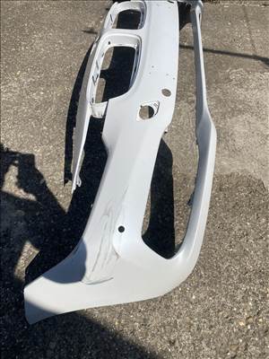 BMW 3-as sorozat F30 Első lökhárító enyhén sérült 