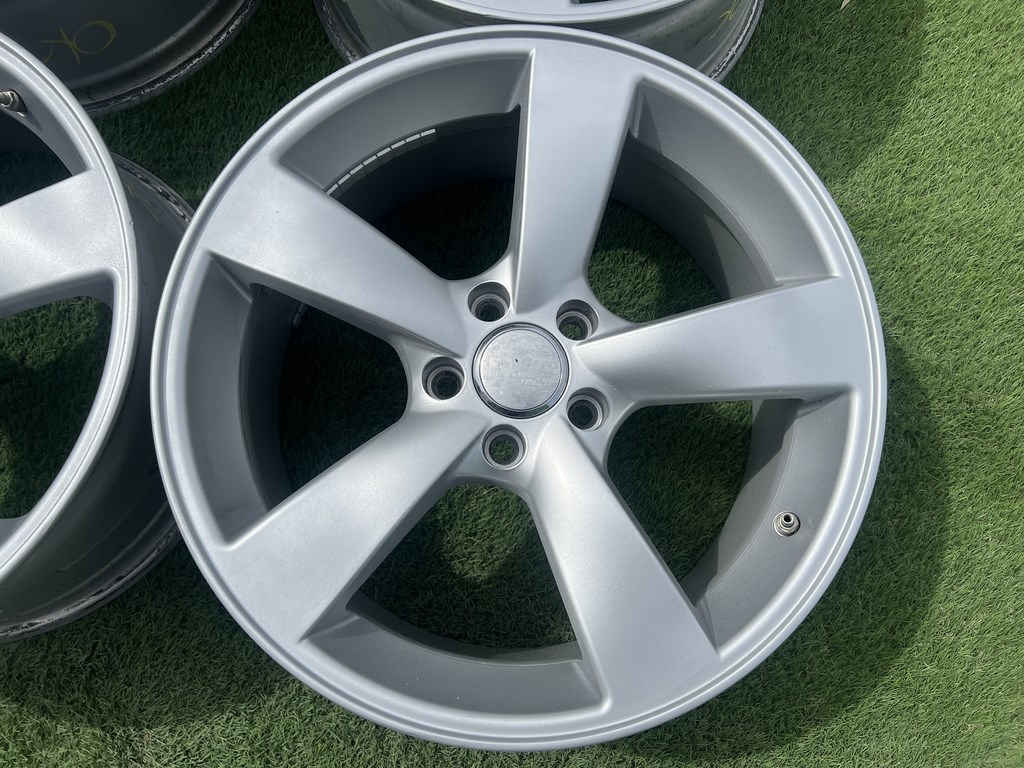 5x112 18" Audi Fondmetal  alufelni 8Jx18h2 ET35 3. kép