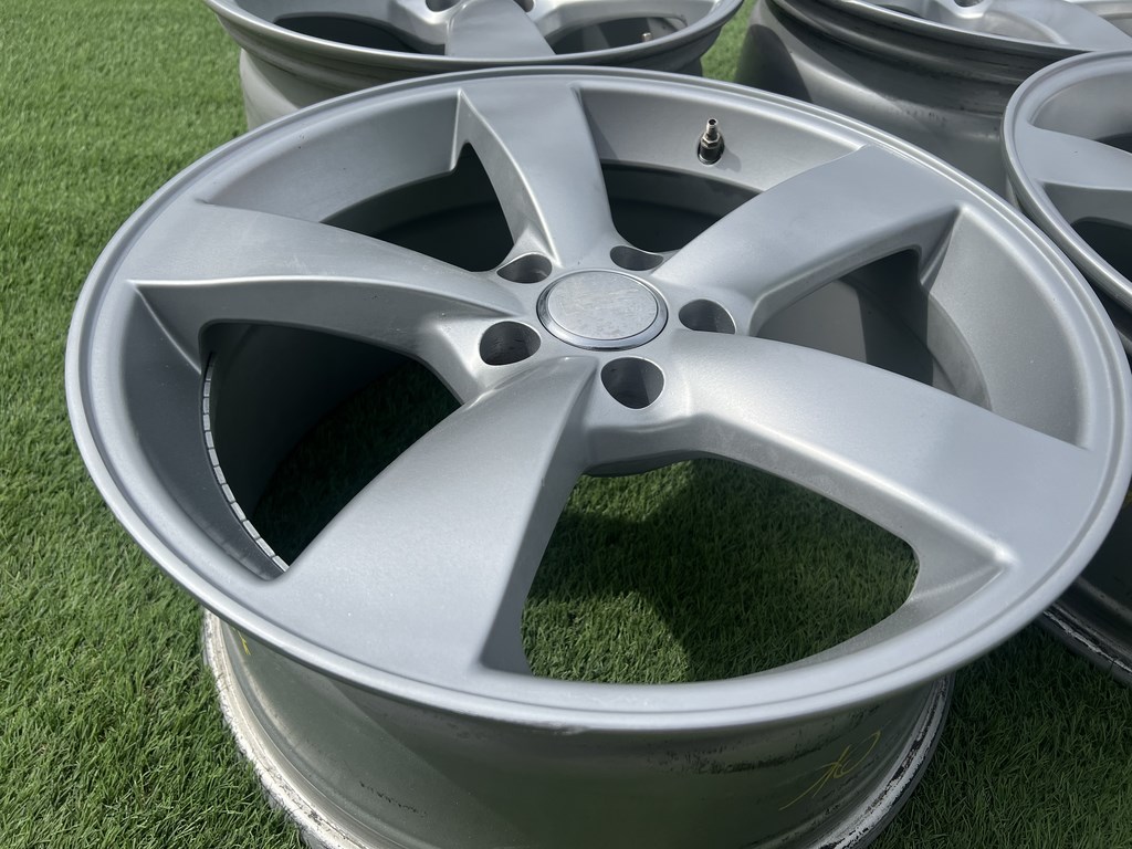 5x112 18" Audi Fondmetal  alufelni 8Jx18h2 ET35 6. kép