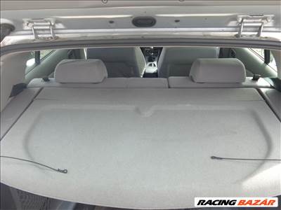 Nissan Almera II kalaptartó 