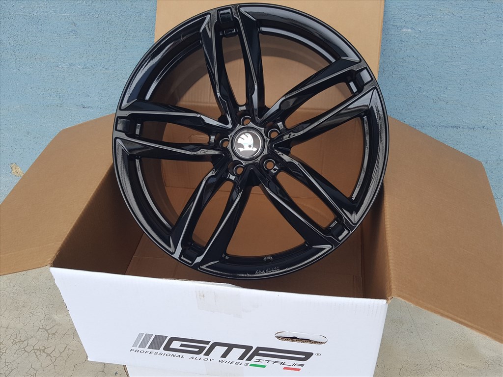 ATOM FEKETE 19 5X112 SKODA OCTAVIA SUPERB KODIAQ TUV KBA GMP ITALIA 4. kép