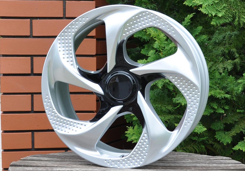 MR502 S ALUFELNI 18'' 5x112 AUDI A4 A5 A6 VW PASSAT ET47 3. kép