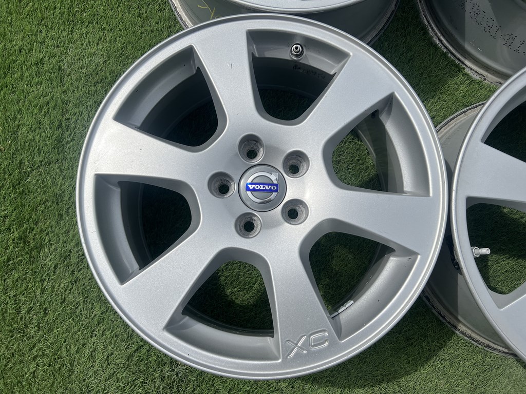 5x108 17" Volvo gyári alufelni +TPMS szenzor 7,5Jx17h2 ET55 2. kép