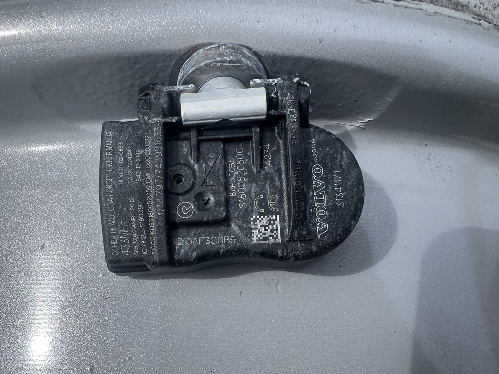 5x108 17" Volvo gyári alufelni +TPMS szenzor 7,5Jx17h2 ET55 9. kép